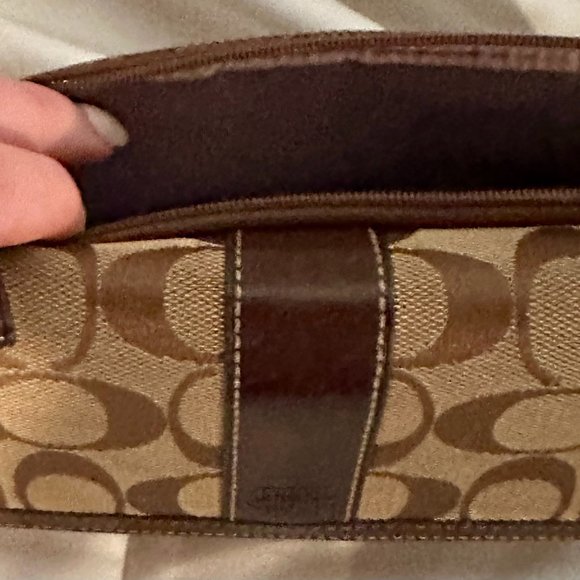 Coach Large Wallet - Picture 7 of 7